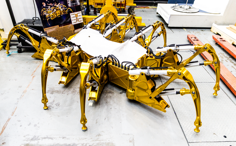 Illustration for article titled NASA's Building 9 Is The Giant Space Toy Box Of Your Dreams